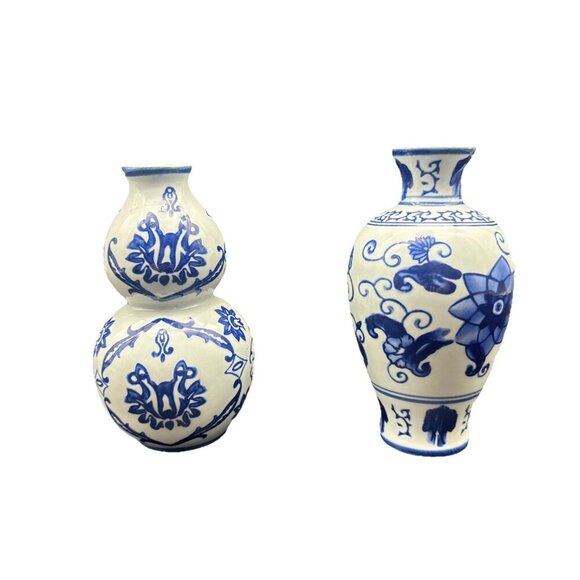 VTG The Bombay Company Porcelain Blue & White Floral Bud Vase Set 6” Set Of 2 - Picture 1 of 13